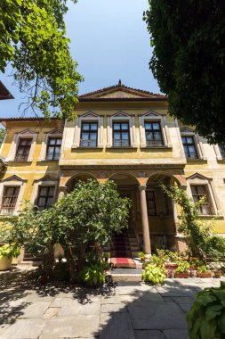 Plovdiv, Bulgaristan - 5 Temmuz 2018: Sokak ve evler Bulgar canlanma Plovdiv, Bulgaristan şehrin eski şehirde dönemi