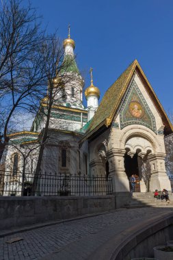 Sofia, Bulgaristan - 17 Mart 2018: Bina ve altın kubbe Rus Kilisesi Sofya, Bulgaristan