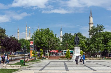 Edirne, Turkey - 26 Mayıs 2018: Edirne şehri, Doğu Trakya, Türkiye'nin ortasındaki tipik sokak