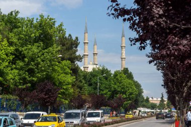 Edirne, Turkey - 26 Mayıs 2018: Edirne şehri, Doğu Trakya, Türkiye'nin ortasındaki tipik sokak