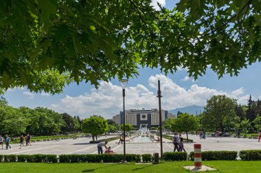 Sofia, Bulgaristan-20 Mayıs 2018: Sofya, Bulgaristan Ulusal Kültür Sarayı önünde Park