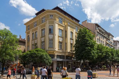 Sofia, Bulgaristan-20 Mayıs 2018: Sofya şehrinde Vitosha Boulevard, bina