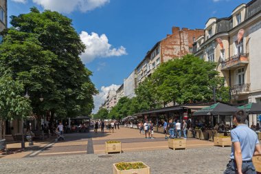 Sofia, Bulgaristan-20 Mayıs 2018: Sofya şehrinde Vitosha Boulevard, bina