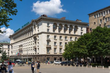 Sofia, Bulgaristan-20 Mayıs 2018: Sofya, Bulgaristan şehir merkezinde tipik sokak