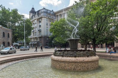 Sofia, Bulgaristan-20 Mayıs 2018: Çeşme Atanas Burov Meydanı, Sofia, Bulgaristan
