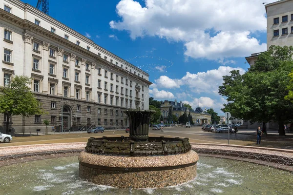 Sofia Bulgaria May 2018 Fountain Atanas Burov Square Sofia Bulgaria — Stock Photo, Image