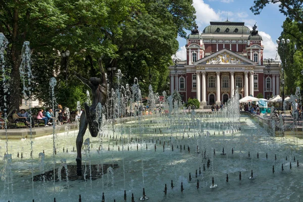 Sofia Bulgarien Mai 2018 Brunnen Vor Dem Nationaltheater Ivan Vazov — Stockfoto