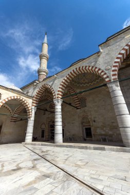 Edirne, Turkey - 26 Mayıs 2018: Uc Serefeli Camii'nin Camii Edirne şehri, Doğu Trakya, Türkiye'nin merkezi görünüm içinde