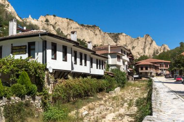 Melnik, Bulgaristan - 7 Eylül 2017: Ondokuzuncu yüzyıl eski evlerde kasaba, Melnik, bölge Yukarı Cuma, Bulgaristan