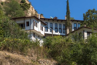 Melnik, Bulgaristan - 7 Eylül 2017: Ondokuzuncu yüzyıl eski evlerde kasaba, Melnik, bölge Yukarı Cuma, Bulgaristan