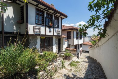 Plovdiv, Bulgaristan - 5 Temmuz 2018: Plovdiv, Bulgaristan şehrin eski şehirde Bulgar canlanma süre evlerden
