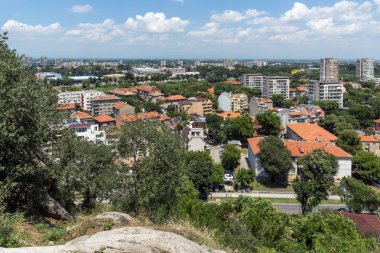 Plovdiv, Bulgaristan - 5 Temmuz 2018: Nebet Tepe tepe, Bulgaristan Plovdiv şehirden panoramik cityscape