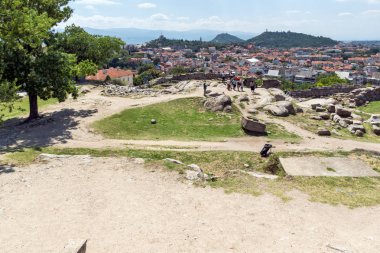 Plovdiv, Bulgaristan - 5 Temmuz 2018: Nebet Tepe tepe, Bulgaristan Plovdiv şehirden panoramik cityscape