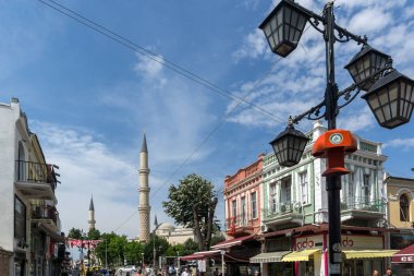 Edirne, Türkiye - 26 Mayıs 2018: Alışveriş yayalara Edirne şehri, Doğu Trakya, Türkiye'nin merkezi