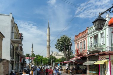 Edirne, Türkiye - 26 Mayıs 2018: Alışveriş yayalara Edirne şehri, Doğu Trakya, Türkiye'nin merkezi