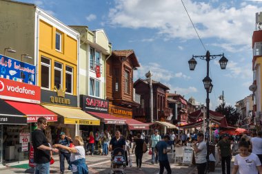 Edirne, Türkiye - 26 Mayıs 2018: Alışveriş yayalara Edirne şehri, Doğu Trakya, Türkiye'nin merkezi