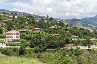 Panorama Gega Köyü ve Ograzhden dağ, Blagoevgrad bölge, Bulgaristan