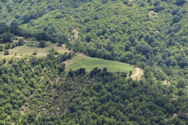 Panorama Gega Köyü ve Ograzhden dağ, Blagoevgrad bölge, Bulgaristan