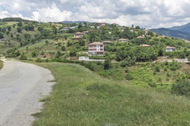 Panorama Gega Köyü ve Ograzhden dağ, Blagoevgrad bölge, Bulgaristan