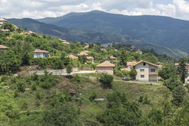 Panorama Gega Köyü ve Ograzhden dağ, Blagoevgrad bölge, Bulgaristan