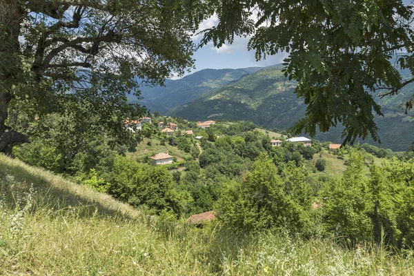 Panorama Gega Köyü ve Ograzhden dağ, Blagoevgrad bölge, Bulgaristan