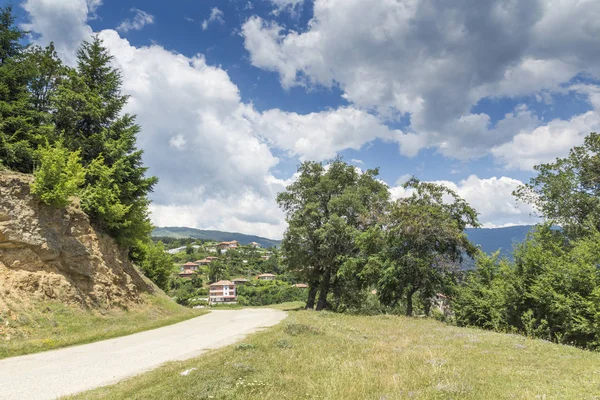 Panorama Gega Köyü ve Ograzhden dağ, Blagoevgrad bölge, Bulgaristan