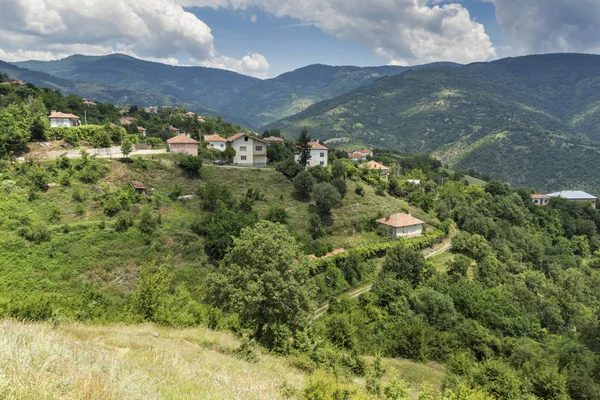 Panorama Gega Köyü ve Ograzhden dağ, Blagoevgrad bölge, Bulgaristan