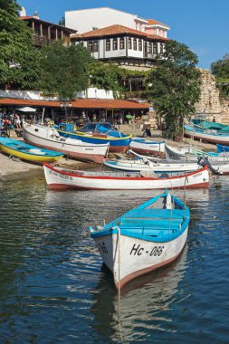 Nessebar, Bulgaristan - 12 Ağustos 2018: Panoramik liman ve Nessebar Eski kasaba Burgaz bölge, Bulgaristan