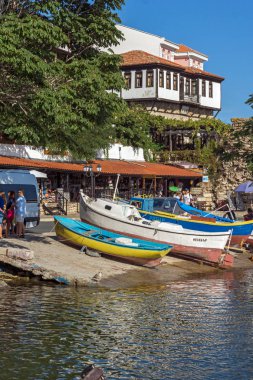 Nessebar, Bulgaristan - 12 Ağustos 2018: Panoramik liman ve Nessebar Eski kasaba Burgaz bölge, Bulgaristan