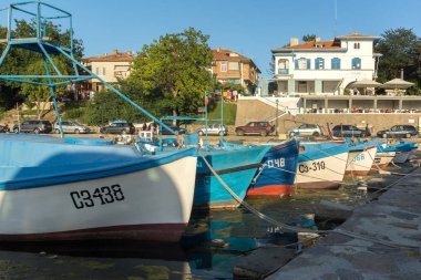 Sozopol, Bulgaristan - 9 Ağustos 2018: Süzebolu bağlantı noktası, Burgaz bölge, Bulgaristan, tekne