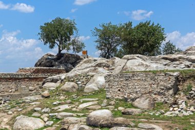Plovdiv, Bulgaristan - 5 Temmuz 2018: Panoramik şehir Plovdiv Nebet Tepe Hill, Bulgaristan