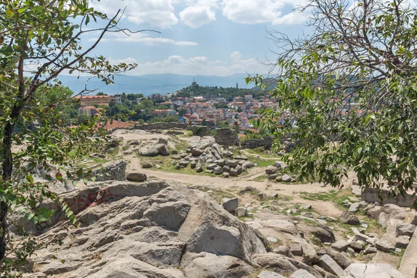 Plovdiv, Bulgaristan - 5 Temmuz 2018: Panoramik şehir Plovdiv Nebet Tepe Hill, Bulgaristan