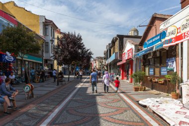 Edirne, Türkiye - 26 Mayıs 2018: Alışveriş yayalara Edirne şehri, Doğu Trakya, Türkiye'nin merkezi