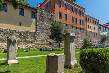 Plovdiv, Bulgaristan - 5 Temmuz 2018: On dokuzuncu yüzyılda evlerde mimari ve tarihi eski şehir şehir Plovdiv, Bulgaristan rezerv