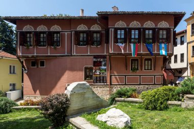 Plovdiv, Bulgaristan - 5 Temmuz 2018: On dokuzuncu yüzyılda evlerde mimari ve tarihi eski şehir şehir Plovdiv, Bulgaristan rezerv