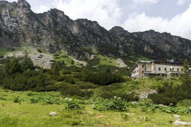 Yaz peyzaj Malyoviska Nehri Vadisi, Rila Dağı, Bulgaristan