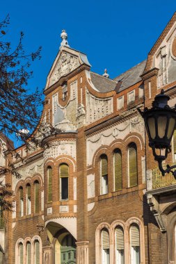 Novi Sad, Voyvodina, Sırbistan - 11 Kasım 2018: Austria-Hungary içinde şehir Novi Sad, Voyvodina, Sırbistan süre tipik binadan