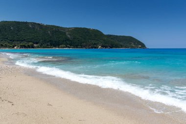 Agios Ioanis Plajı mavi suları, Lefkada, Ionian Islands, Yunanistan ile deniz manzarası