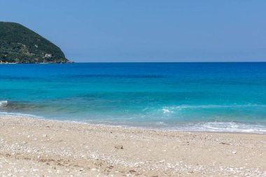 Agios Ioanis Plajı mavi suları, Lefkada, Ionian Islands, Yunanistan ile deniz manzarası