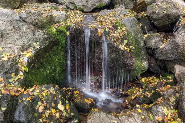 Samodivsko Praskalo ロドピ山脈 ブルガリアの秋景色 — ストック写真