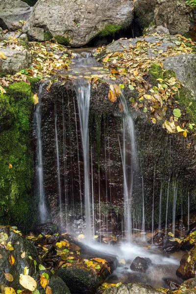 Samodivsko Praskalo ロドピ山脈 ブルガリアの秋景色 — ストック写真