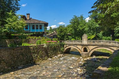 Etar, Gabrovo, Bulgaristan- 6 Temmuz 2018: Etar köyündeeski ev (Etara) Gabrovo kasabası yakınlarında, Bulgaristan