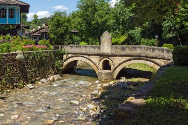 Etar, Gabrovo, Bulgaristan- 6 Temmuz 2018: Etar köyündeeski ev (Etara) Gabrovo kasabası yakınlarında, Bulgaristan