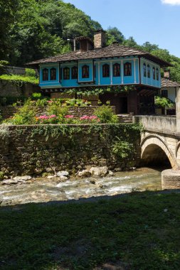 Etar, Gabrovo, Bulgaristan- 6 Temmuz 2018: Etar köyündeeski ev (Etara) Gabrovo kasabası yakınlarında, Bulgaristan