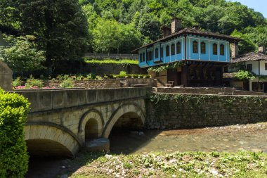 Etar, Gabrovo, Bulgaristan- 6 Temmuz 2018: Etar köyündeeski ev (Etara) Gabrovo kasabası yakınlarında, Bulgaristan