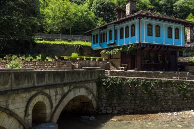 Etar, Gabrovo, Bulgaristan- 6 Temmuz 2018: Etar köyündeeski ev (Etara) Gabrovo kasabası yakınlarında, Bulgaristan