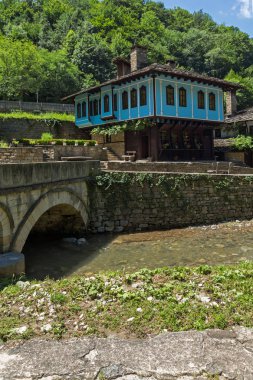 Etar, Gabrovo, Bulgaristan- 6 Temmuz 2018: Etar köyündeeski ev (Etara) Gabrovo kasabası yakınlarında, Bulgaristan
