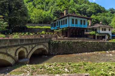 Etar, Gabrovo, Bulgaristan- 6 Temmuz 2018: Etar köyündeeski ev (Etara) Gabrovo kasabası yakınlarında, Bulgaristan