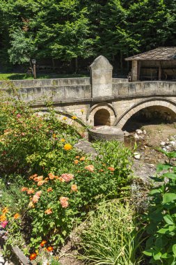 Etar, Gabrovo, Bulgaristan- 6 Temmuz 2018: Etar köyündeeski ev (Etara) Gabrovo kasabası yakınlarında, Bulgaristan