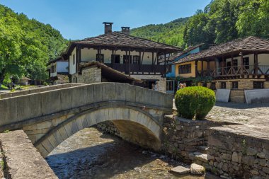 Etar, Gabrovo, Bulgaristan- 6 Temmuz 2018: Etar köyündeeski ev (Etara) Gabrovo kasabası yakınlarında, Bulgaristan